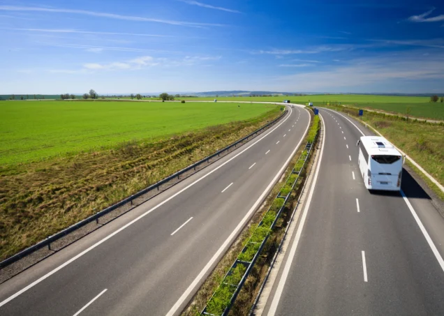 autocar sur autoroute (2)