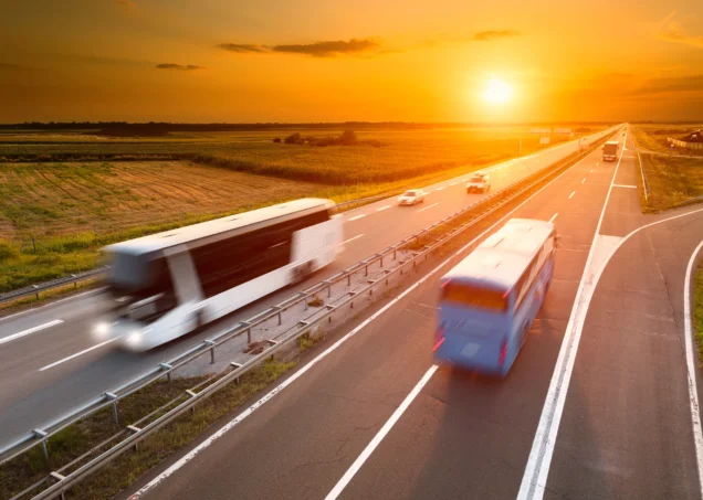 autocar sur autoroute
